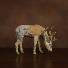Load image into Gallery viewer, Bavarian Forest Stag  Grazing 19&quot;- Lrg - Beige Sari
