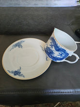 Load image into Gallery viewer, Mottahedeh Blue Dragon Flat Cups &amp; Saucers Set of 8
