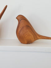 Load image into Gallery viewer, Wood-look Ceramic Bird
